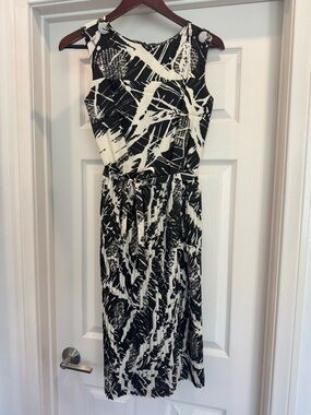 Black & White Abstract Print Sleeveless Midi Dress